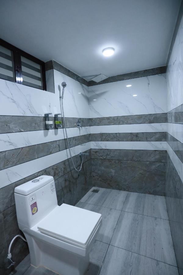 蒂鲁瓦尔拉 Kausthubhom Residency酒店 外观 照片